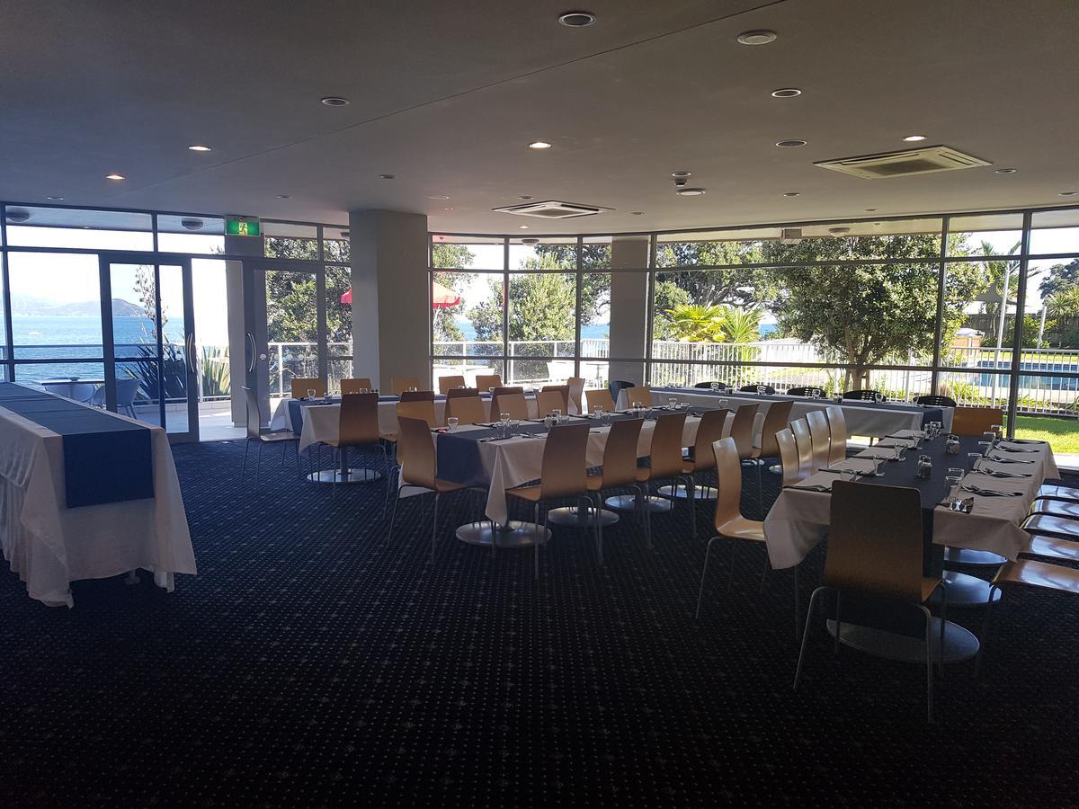 Te Kaha Beach Hotel Bagian luar foto