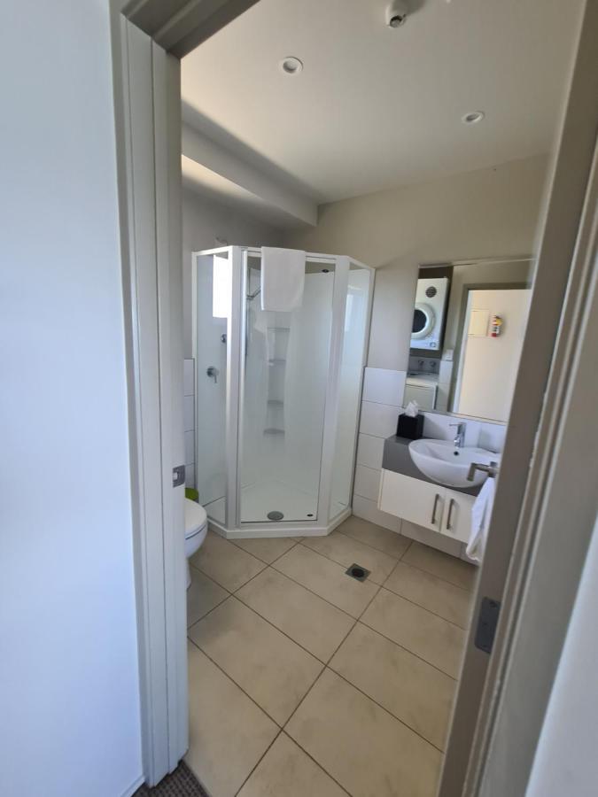 Te Kaha Beach Hotel Bagian luar foto